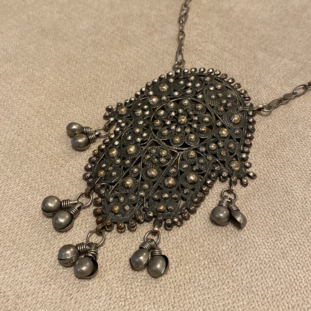 ** 𝒮𝒪ℒ𝒟 **VTG Large Hand of Hamsa Boho Ethnic Necklace